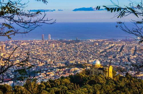 Barcellona, parte una nave di libri